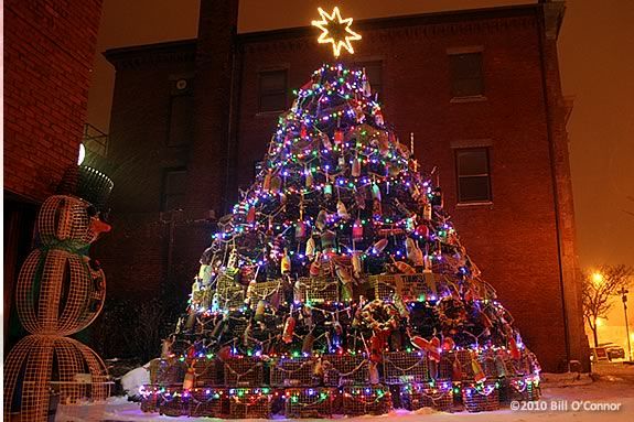 The Middle Street Walk involves the Lobster Trap Tree in Gloucester Massachusetts. You can paint bouys that will be used as ornaments, and part of the grande finale for the walk is the lighting of the Lobster Trap Tree. The lighting of the Lobster Trap Tree is part of Middle Street Walk's finale.