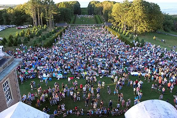 Come enjoy an evening picnic concert with the kids under the stars on the Grande Alllée at Castle Hill on the Crane Estate in Ipswich, Massachusetts! Come enjoy a picnic concert with the kids under the stars on the Grande Alllée.