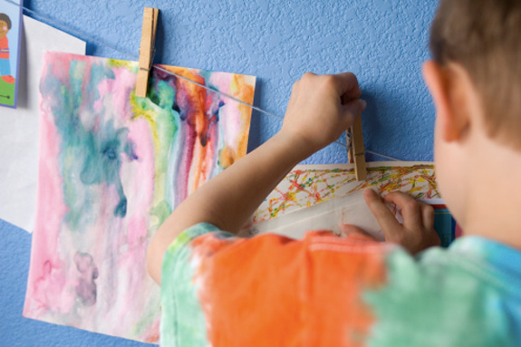 Storage frame for children's artwork