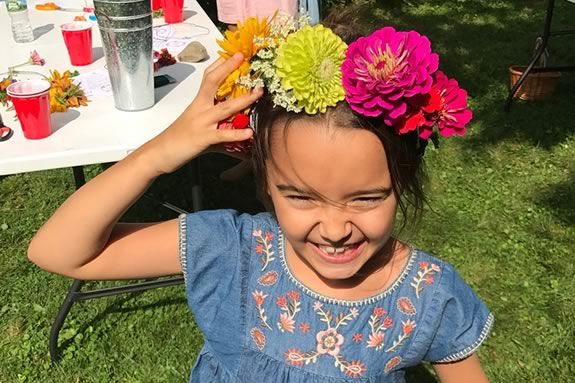 Come to the Stevens-Coolidge Estate to learn how to make flower crowns with flowers picked from the gardens! 