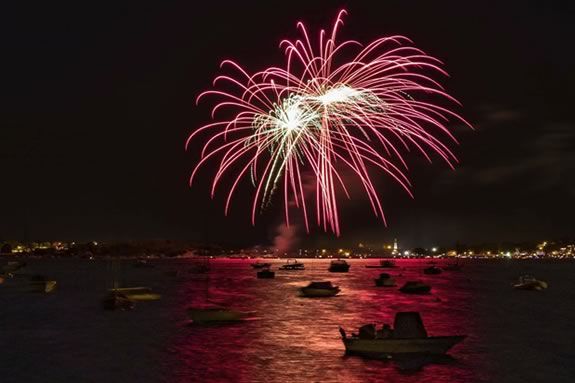 July 4th Ceremonies and Happenings in North Shore Towns north of Boston Massachusetts. July 4th Ceremonies and Happenings in North Shore Towns north of Boston Massachusetts.