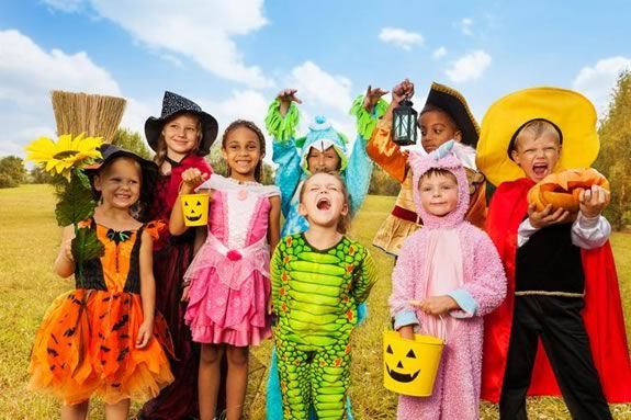 Trick or Treating and Halloween Fun at Marini Farm in Ipswich Massachusetts! Trick or Treating and Halloween Fun at Marini Farm in Ipswich Massachusetts!