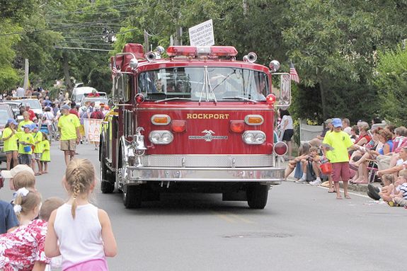 Independence Day Celebration in Rockport 2022 includes a traditional parade, bandstand concert and massive bonfire.