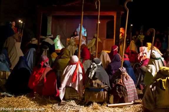The Rockport Christmas Pageant is a wonderful tradition hosted by the Rockport Art Association and the Rockport Chamber of Commerce. Photo: BearskinNeck.net The Rockport Christmas Pageant is a wonderful tradition hosted by the Rockport A