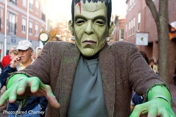 Haunted Happenings kicks off a month of spooktacular fun with the Grand Parade in Salem Massachusetts!! Haunted Happenings kicks off a month of spooktacular fun with the Grand Parade!
