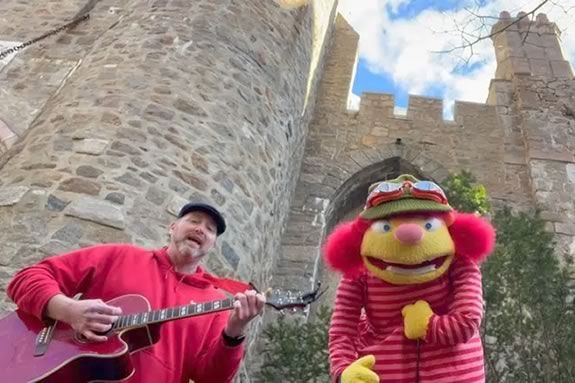 Vaudeville Puppets and music at a seaside castle can only mean it’s Hammond Castle Museum’s Day of Puppetry! 