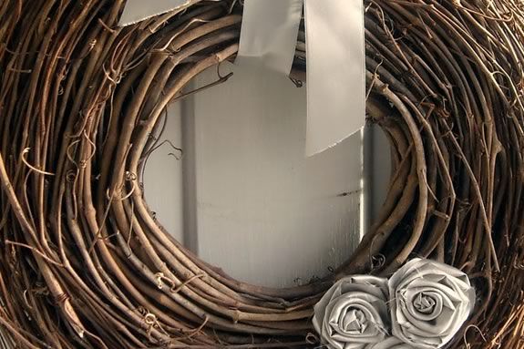 There's lot of options when making gifts with materials collected from nature! Find out all about it at Ipswich River Wildlife Sanctuary! There's lot of options when making gifts with materials collected from nature!