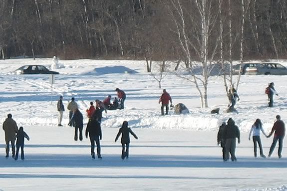Ice Skating on the North Shore includes ponds, lakes, & indoor and outdoor rinks